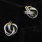 ClicClassic Knot Fine .950 Silver Pierced Earrings